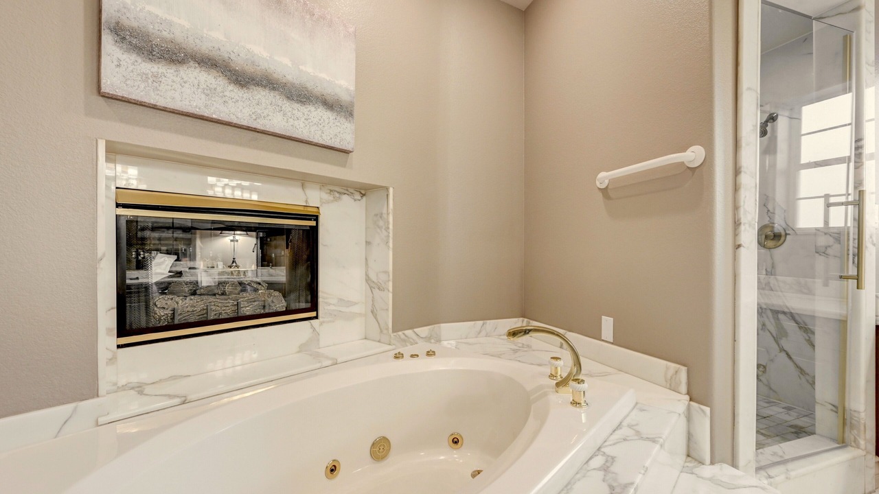 Photo of Bathroom in Canyon Gate