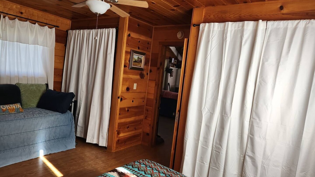 Photo of Bedroom in California Hot Springs