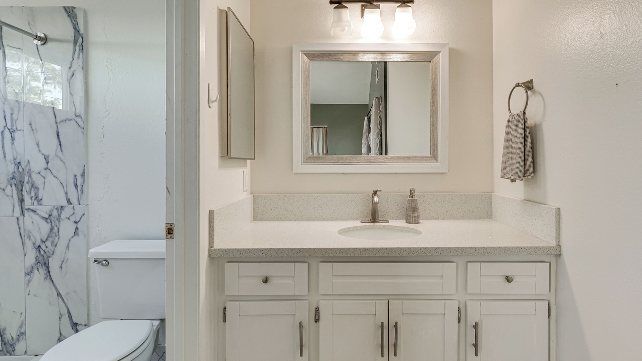 Photo of Bathroom in Peacock
