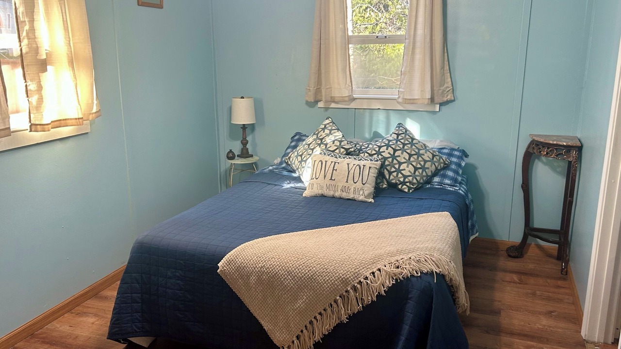 Photo of Bedroom in California Hot Springs
