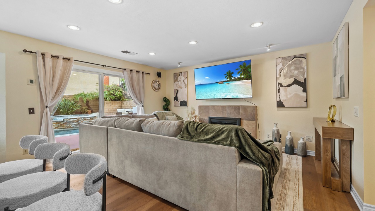 Photo of Livingroom in Rancho San Diego