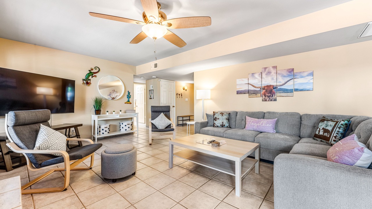 Photo of Livingroom in Raskin Estates