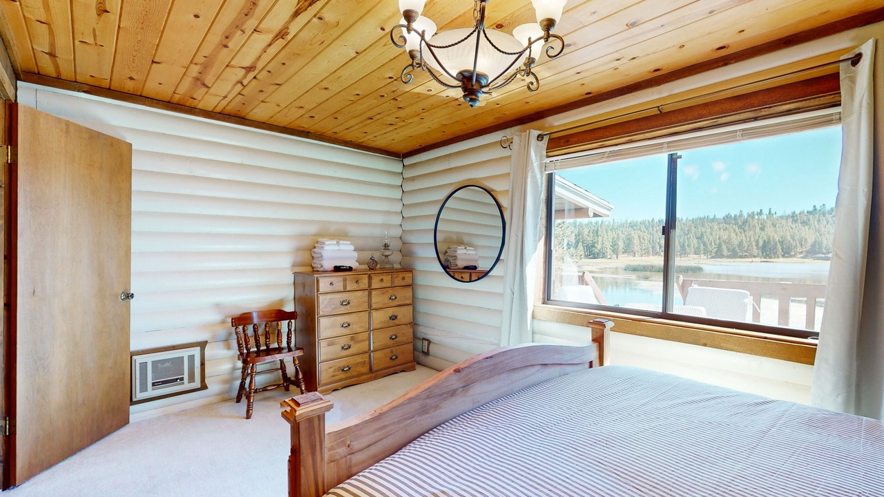 Photo of Bedroom in Munds Park