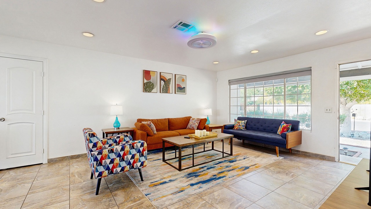 Photo of Livingroom in Desert Park Estates