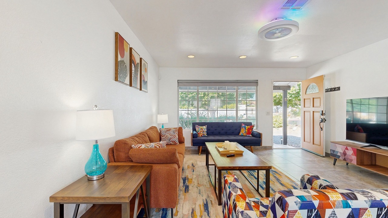 Photo of Livingroom in Desert Park Estates