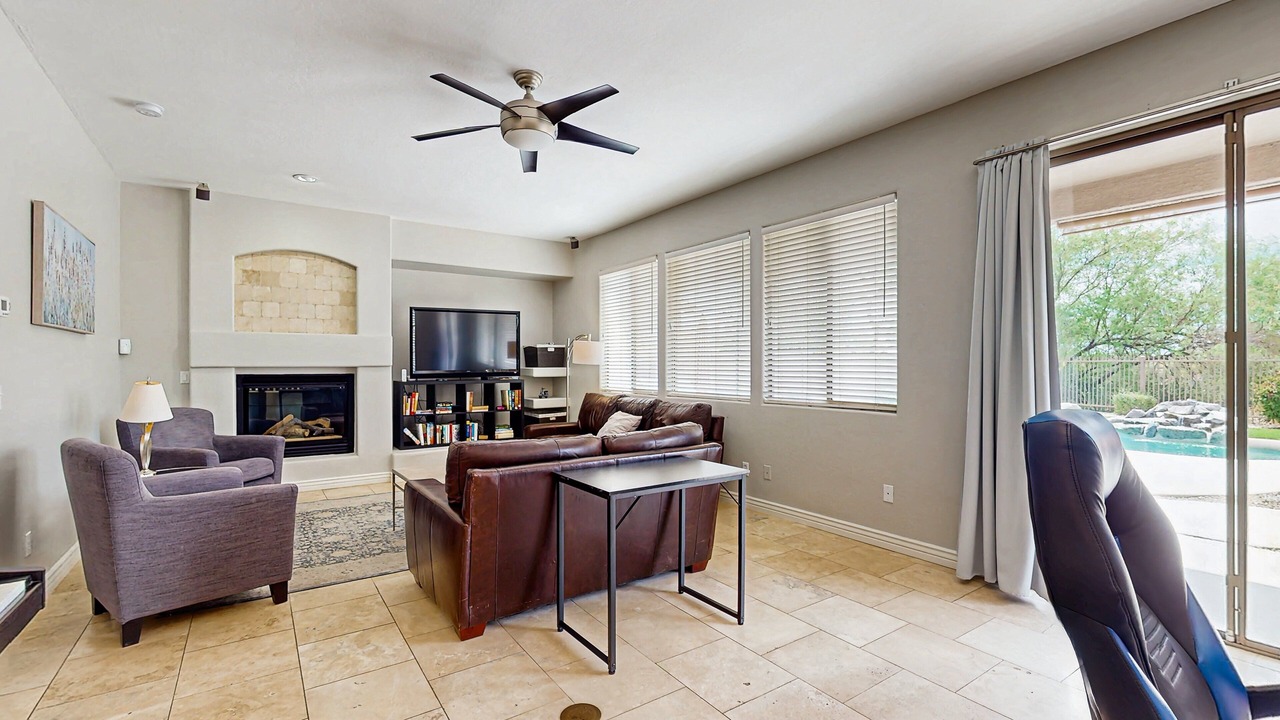 Photo of Livingroom in Desert Ridge
