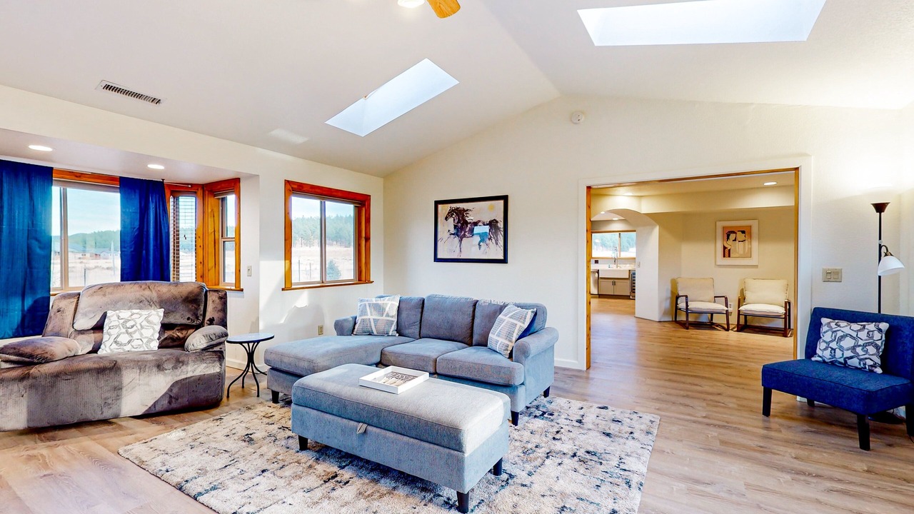 Photo of Livingroom in Baderville