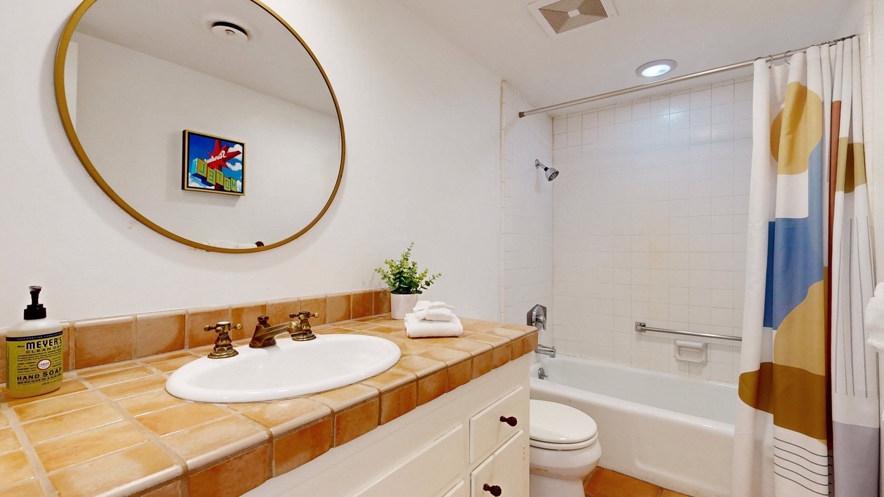 Photo of Bathroom in Araby Commons
