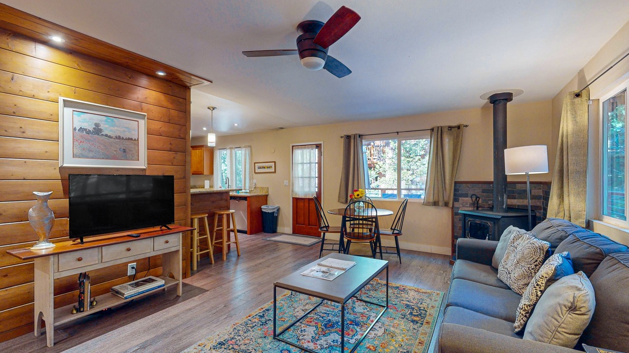 Photo of Livingroom in Fern Valley