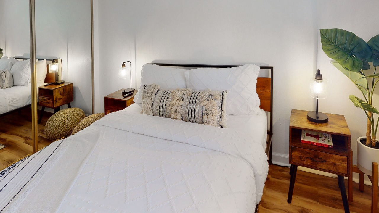 Photo of Bedroom in Racquet Club West
