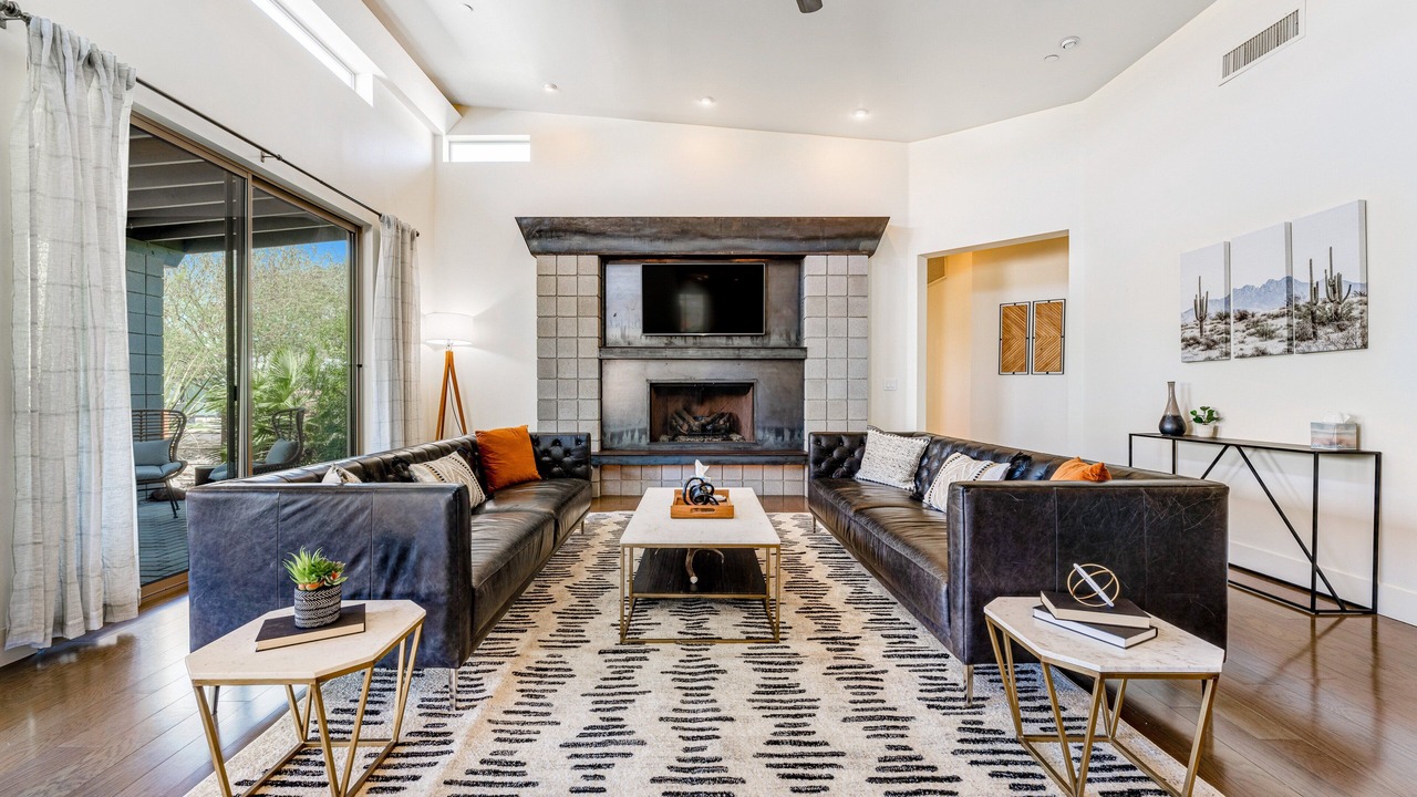 Photo of Livingroom in Camelback Park Estates
