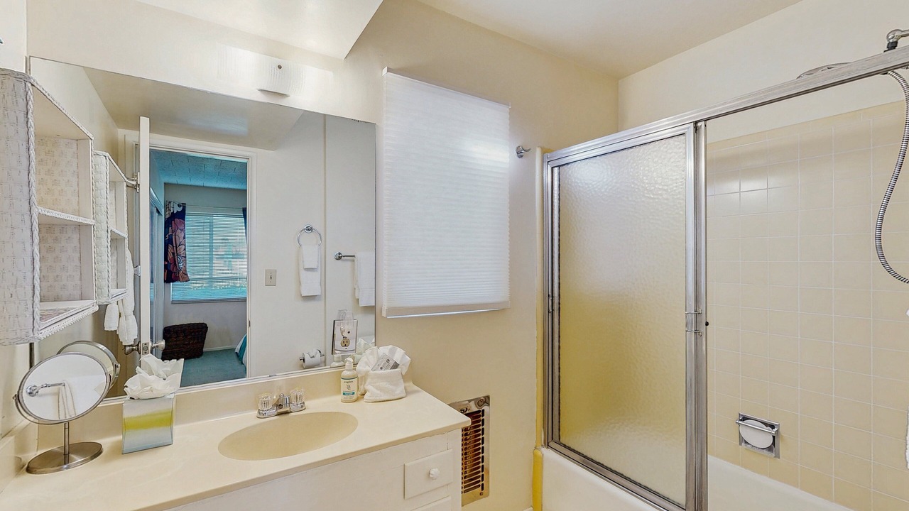 Photo of Bathroom in Araby Commons