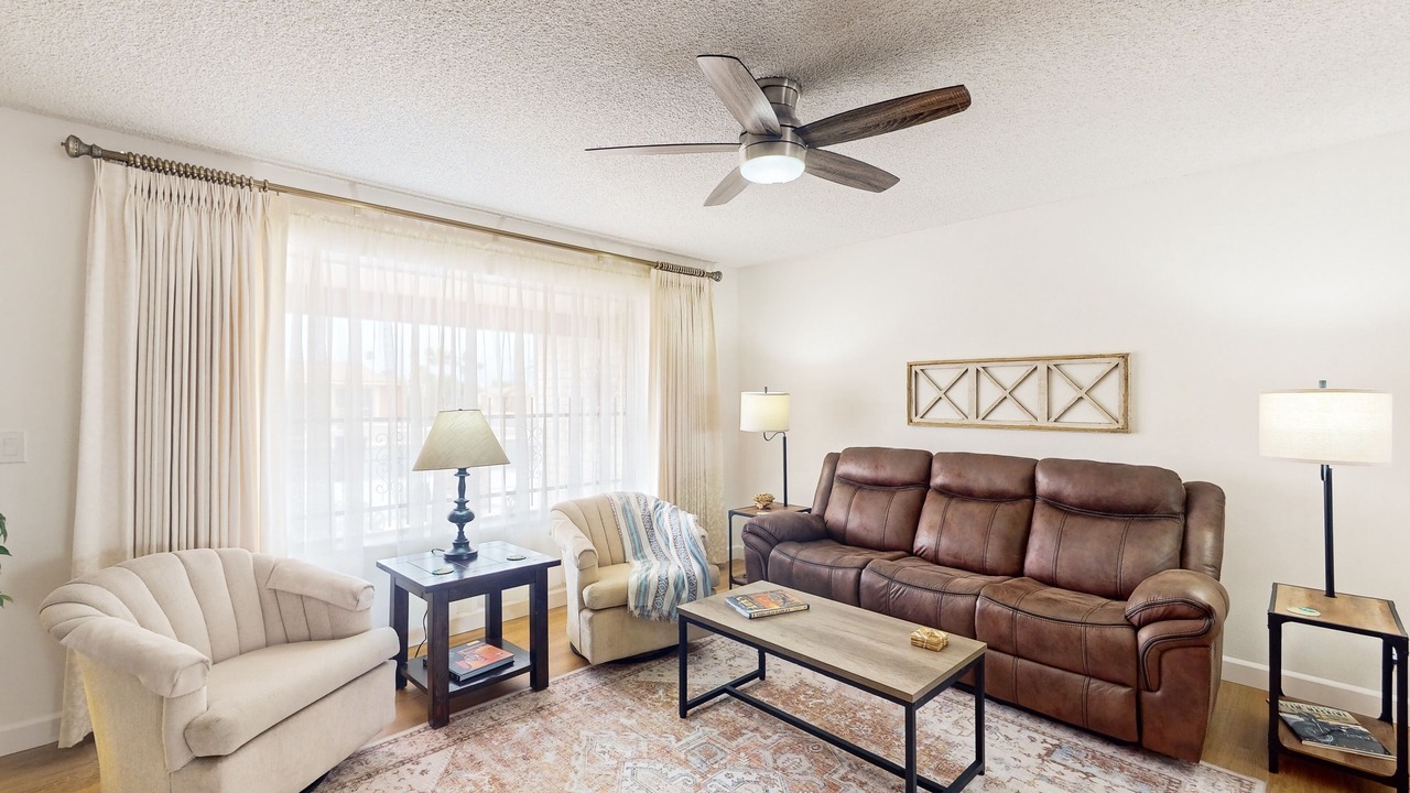 Photo of Livingroom in Sunland Village