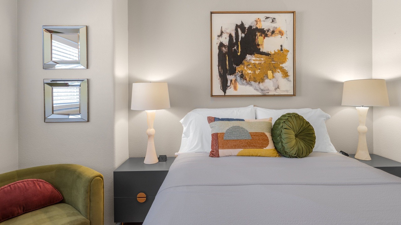 Photo of Bedroom in Racquet Club West