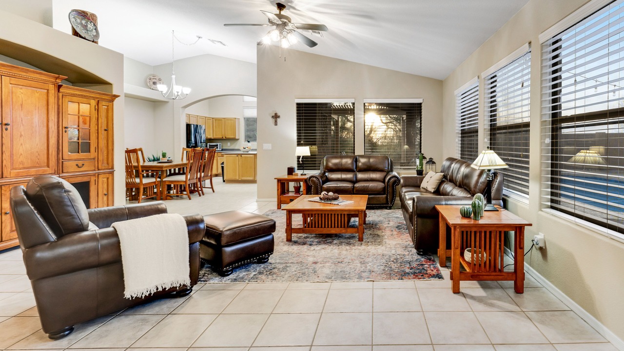 Photo of Livingroom in Sierra Estates-Summit