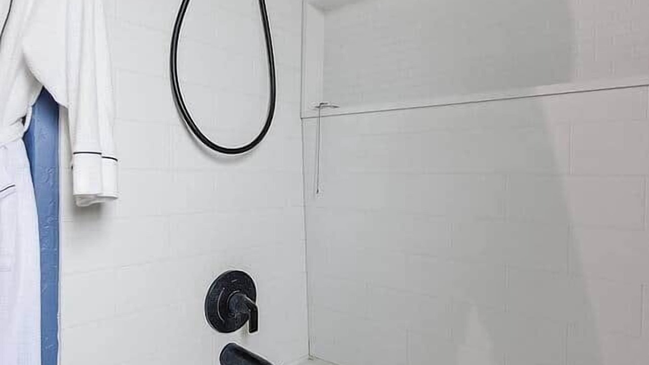 Photo of Bathroom in Prineville