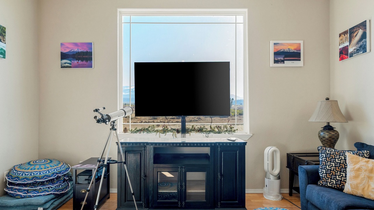 Photo of Livingroom in Weed