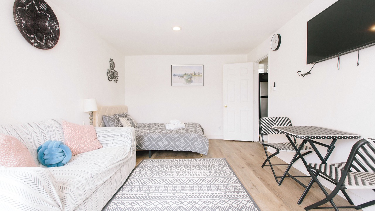Photo of Livingroom in Walnut Valley