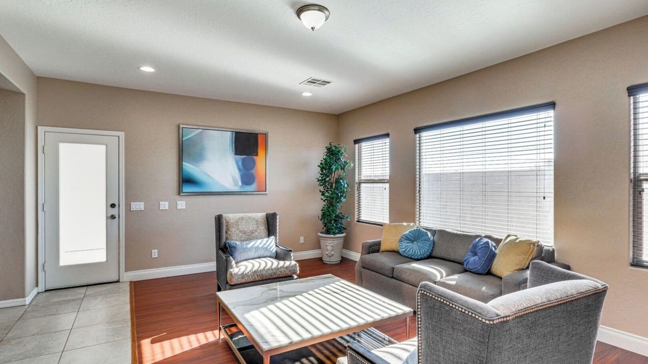 Photo of Livingroom in Sunrise Manor