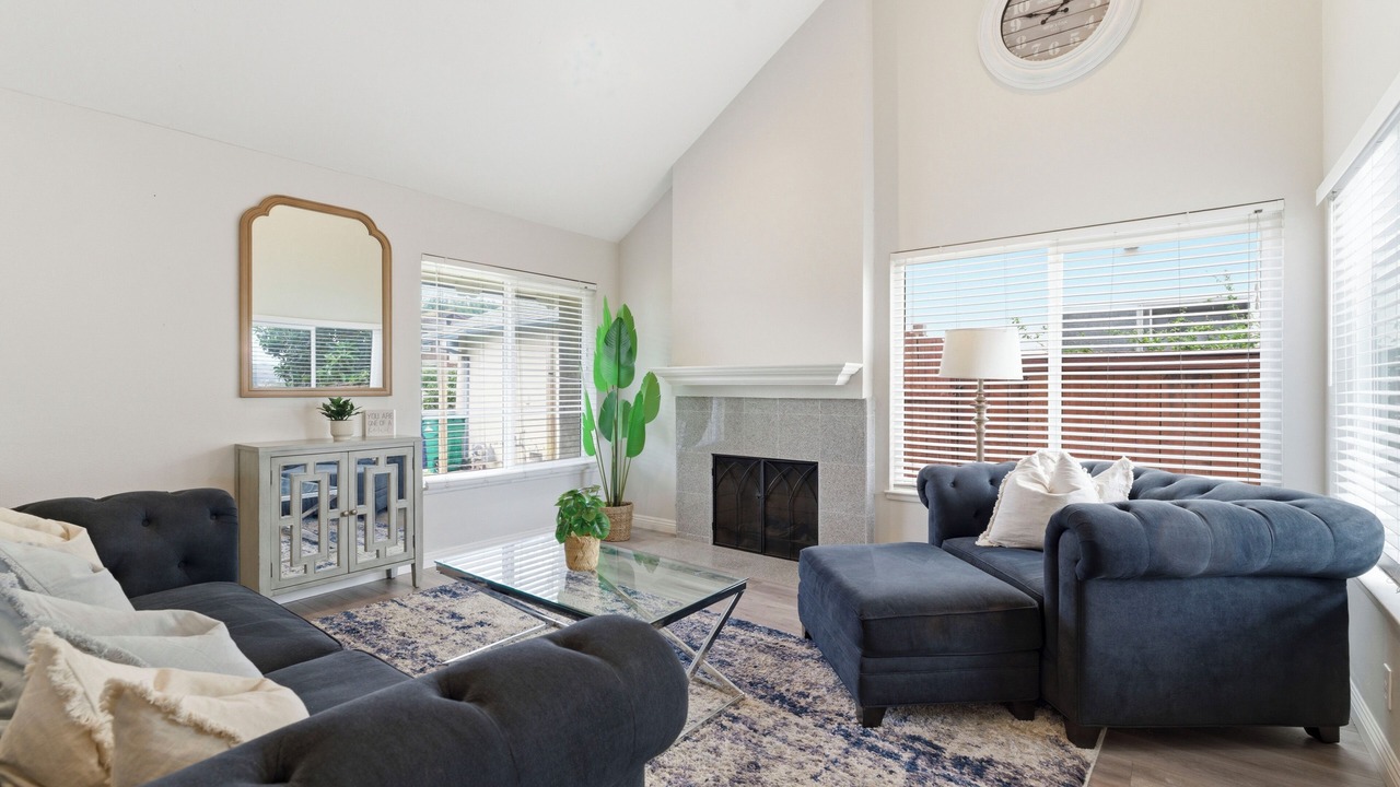 Photo of Livingroom in Mira Mesa