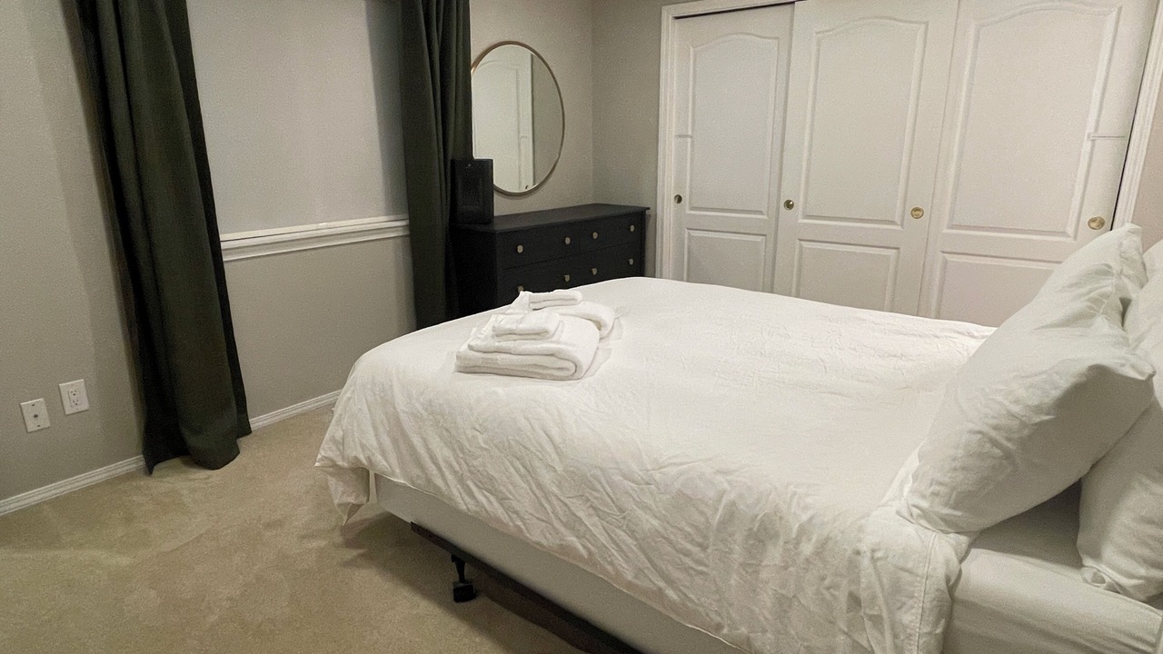Photo of Bedroom in West Portland Park