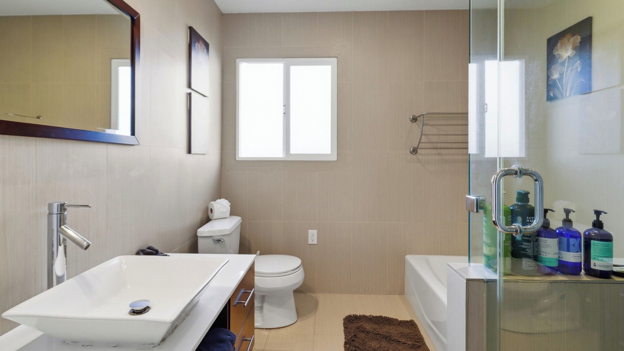 Photo of Bathroom in El Cerrito