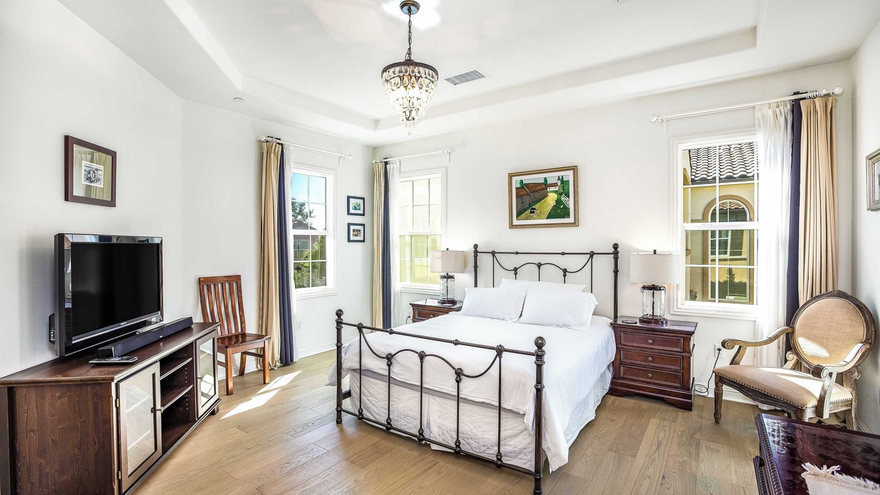 Photo of Bedroom in Lake Forest