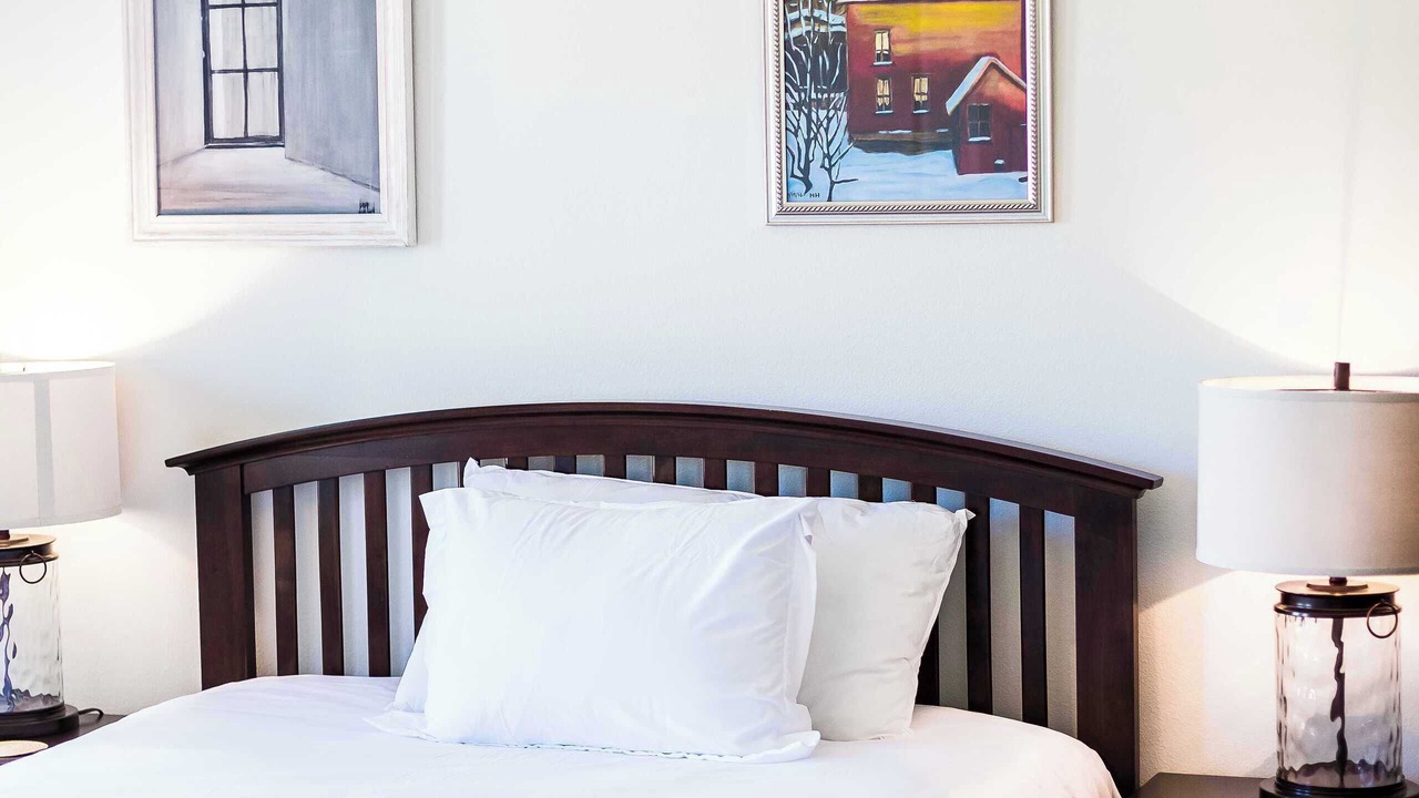 Photo of Bedroom in Lake Forest