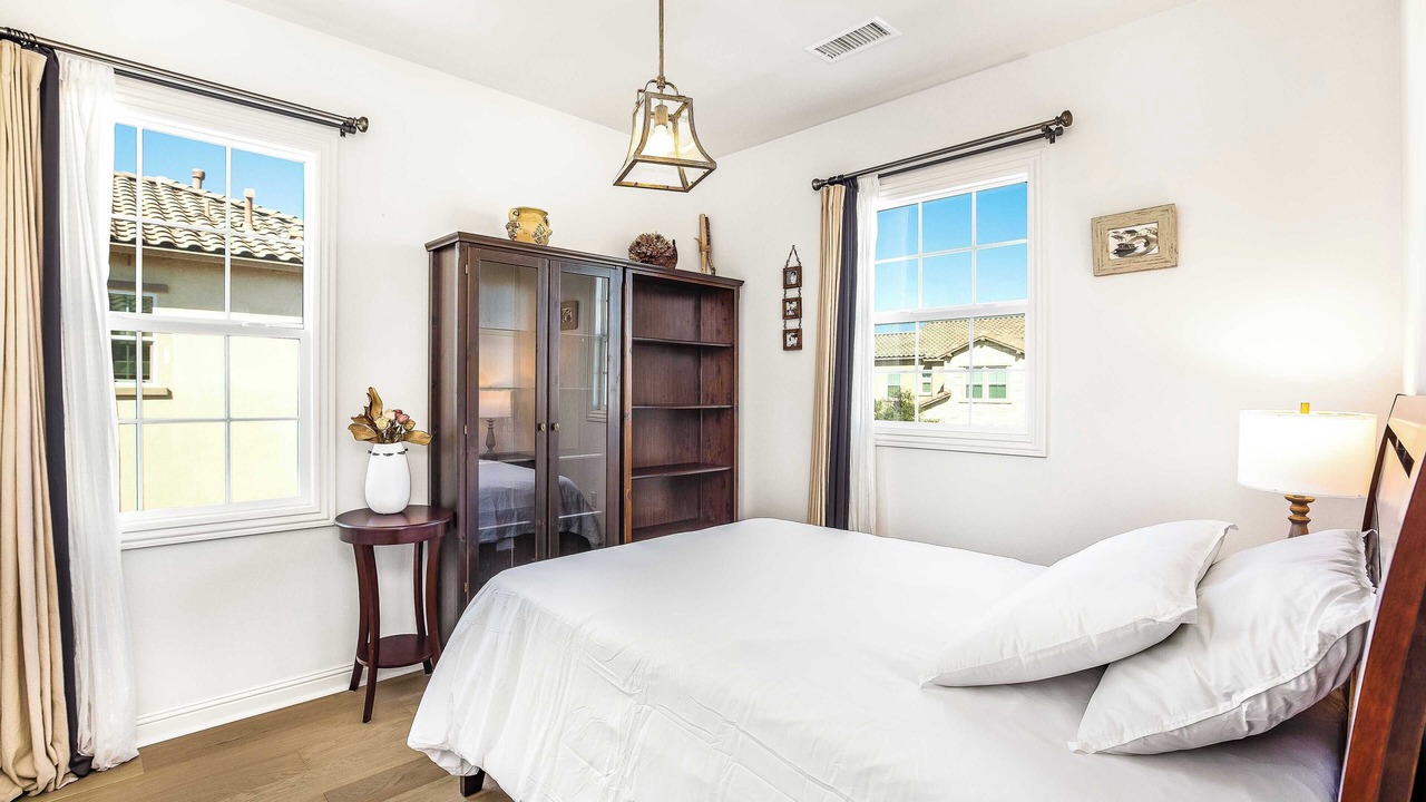 Photo of Bedroom in Lake Forest