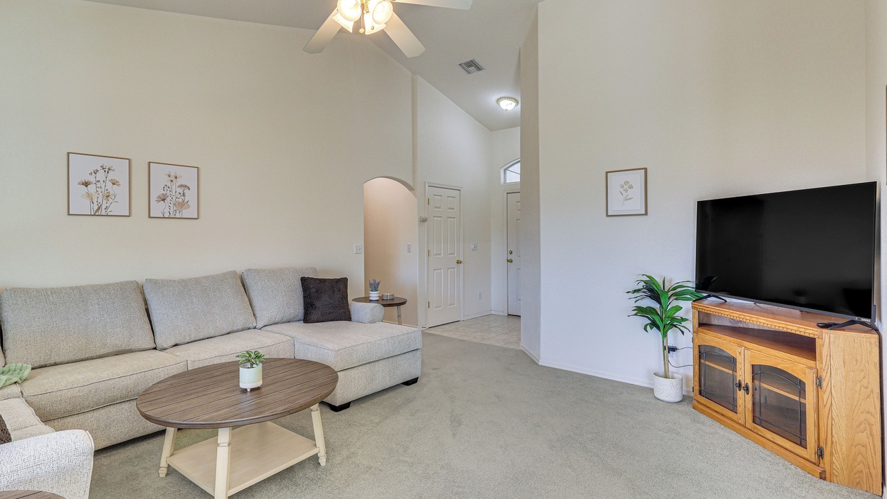 Photo of Livingroom in Bullhead City