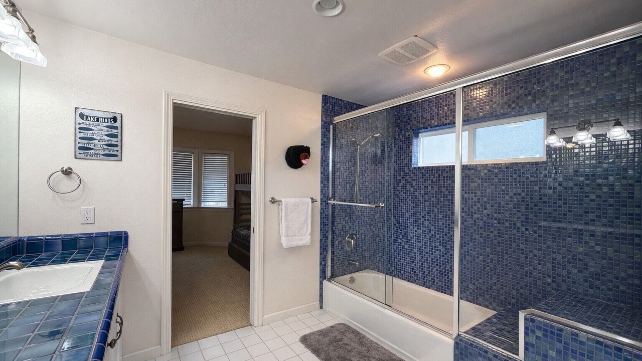 Photo of Bathroom in Skyland