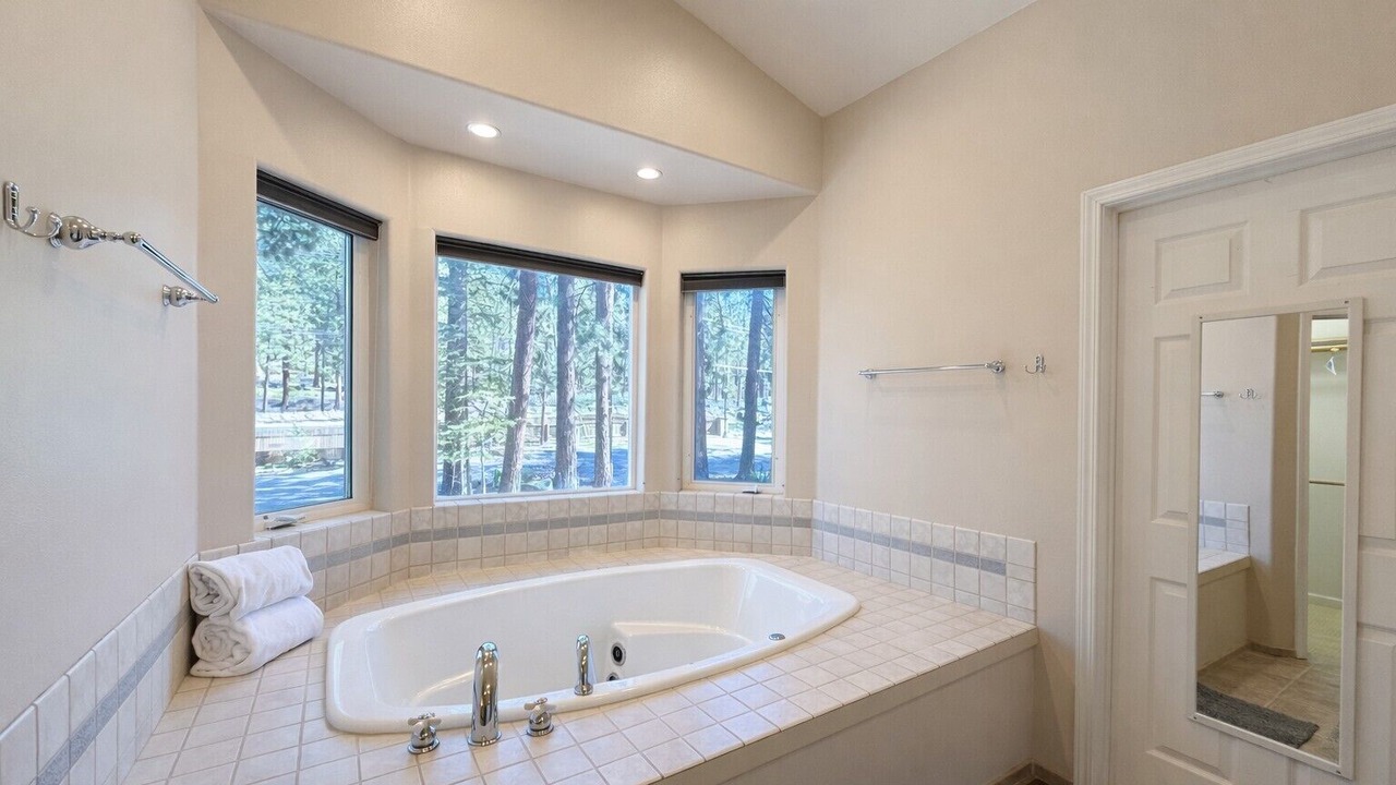 Photo of Bathroom in Skyland