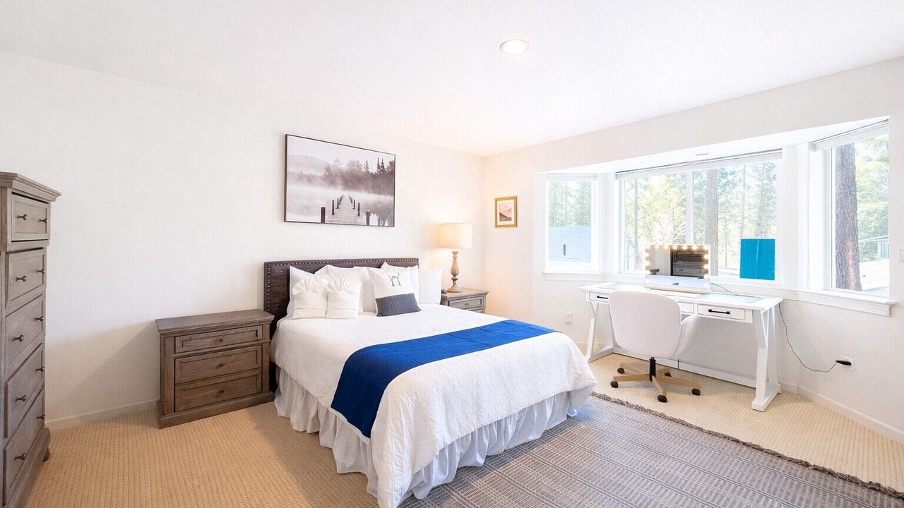 Photo of Bedroom in Skyland