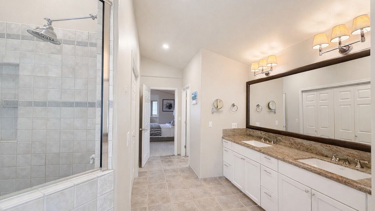 Photo of Bathroom in Skyland