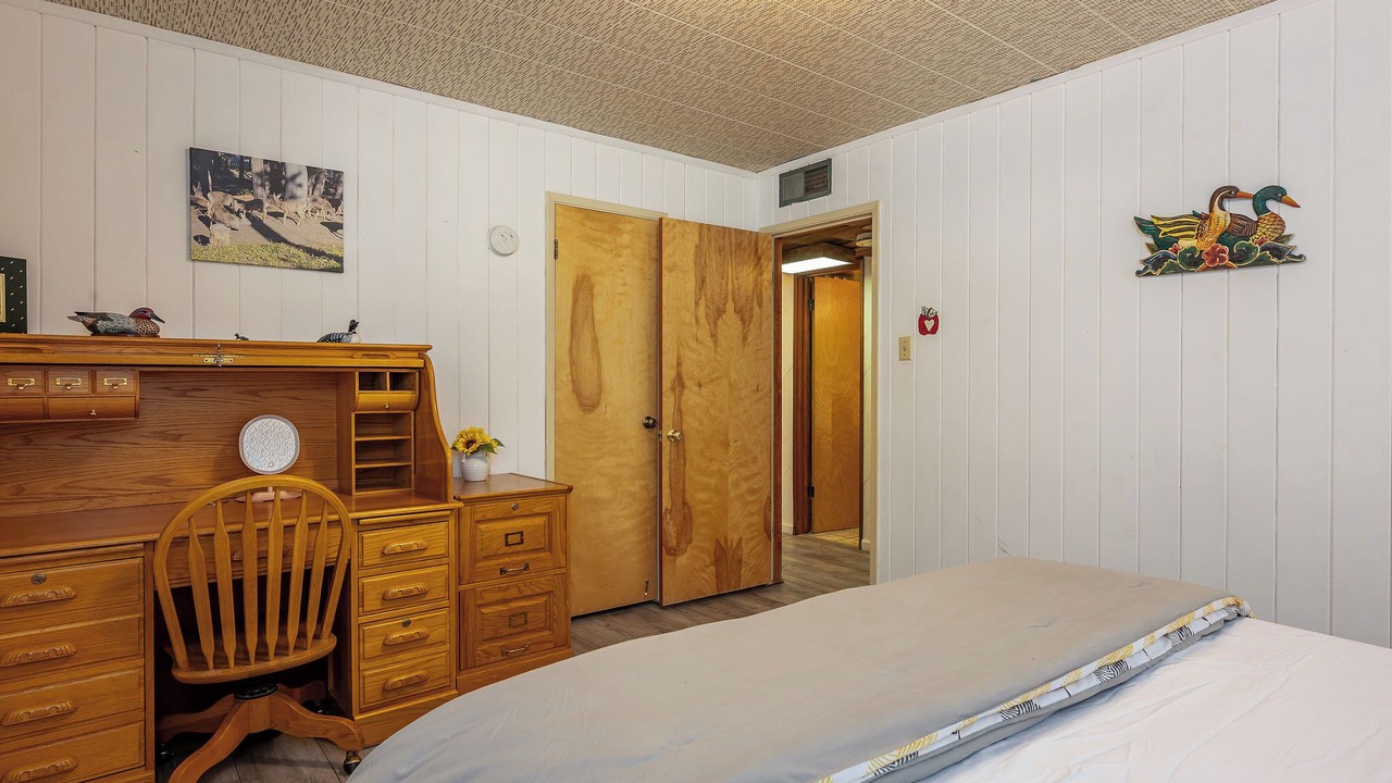 Photo of Bedroom in Springville