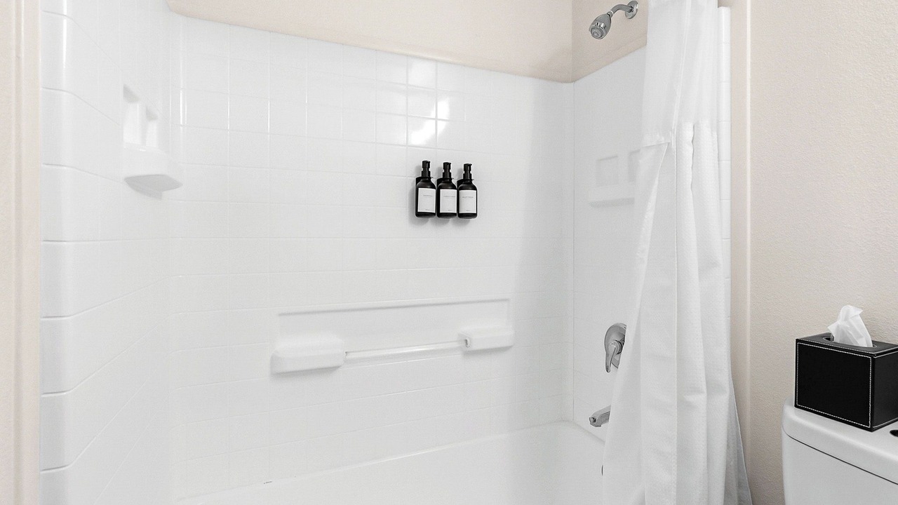 Photo of Bathroom in Alegre Community