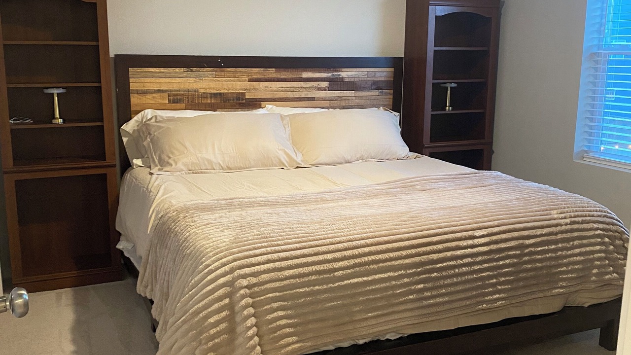 Photo of Bedroom in Salem