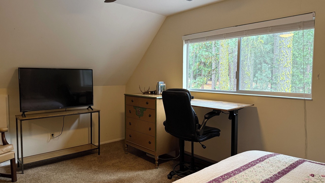 Photo of Bedroom in Graeagle