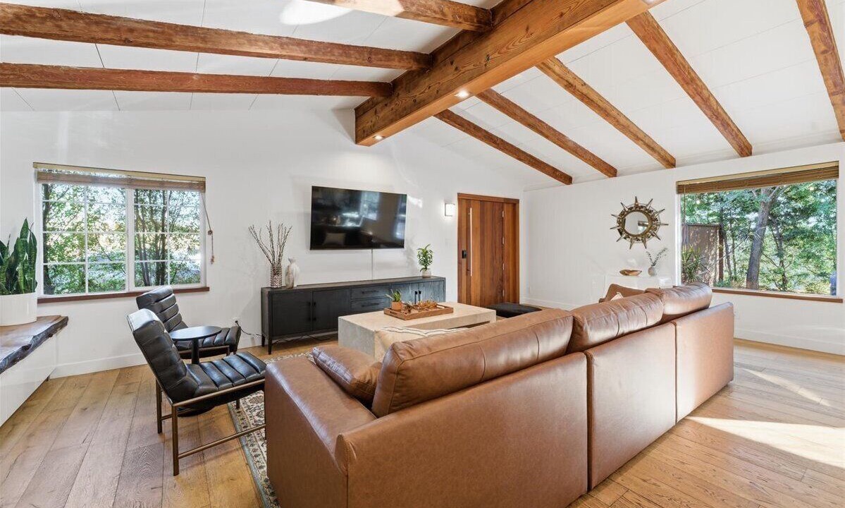 Photo of Livingroom in Fairmount Park