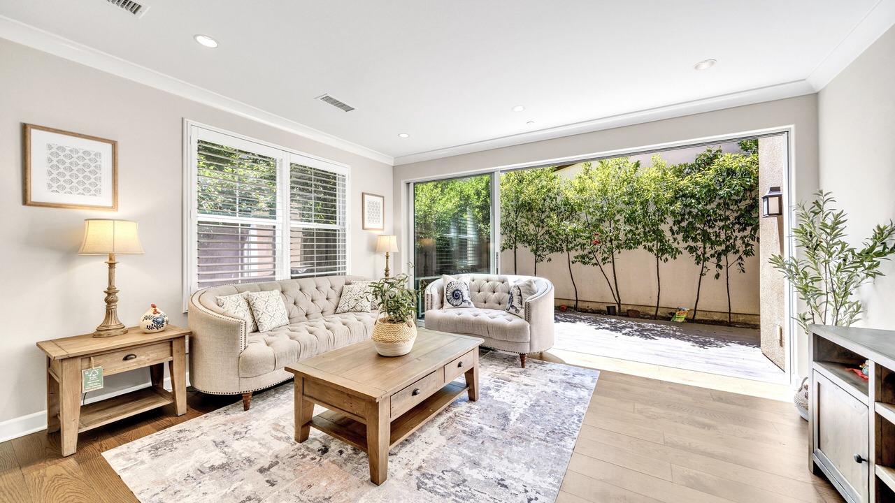 Photo of Livingroom in Orchard Hills