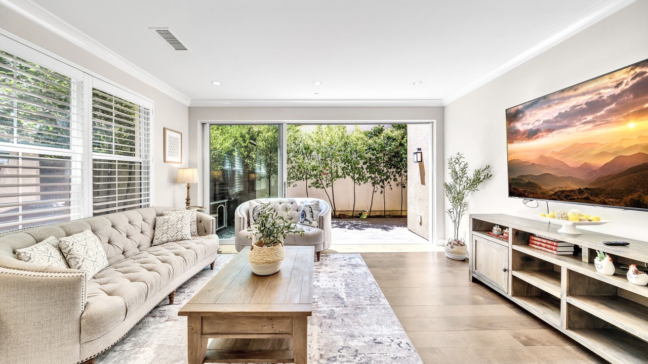 Photo of Livingroom in Orchard Hills