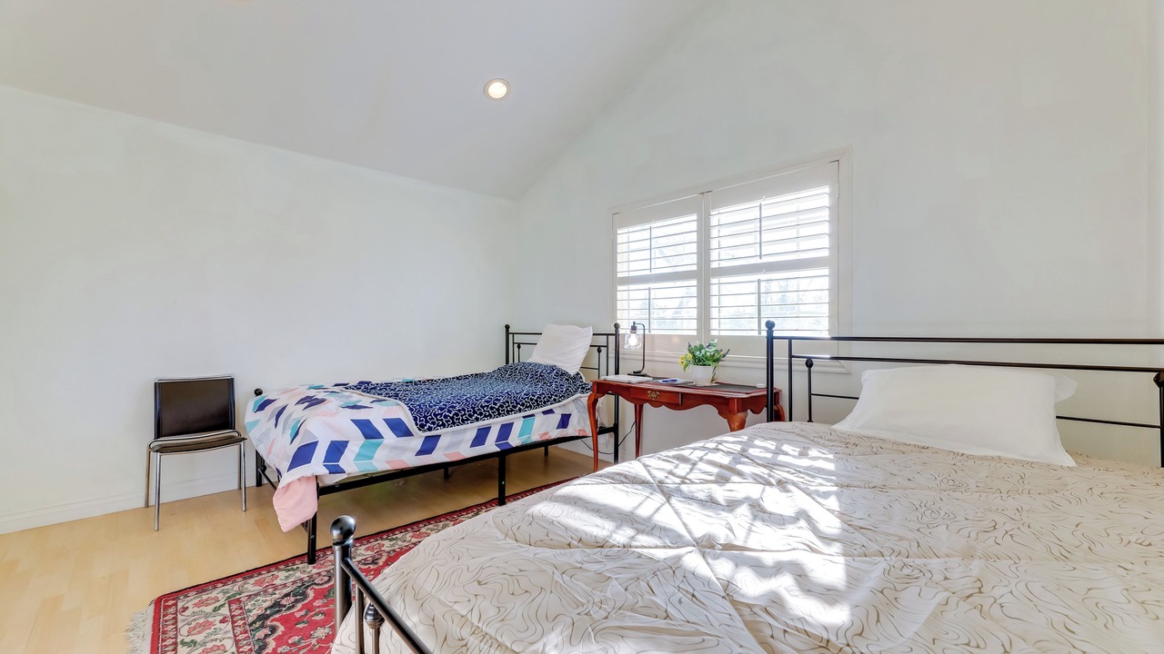 Photo of Bedroom in Bellflower