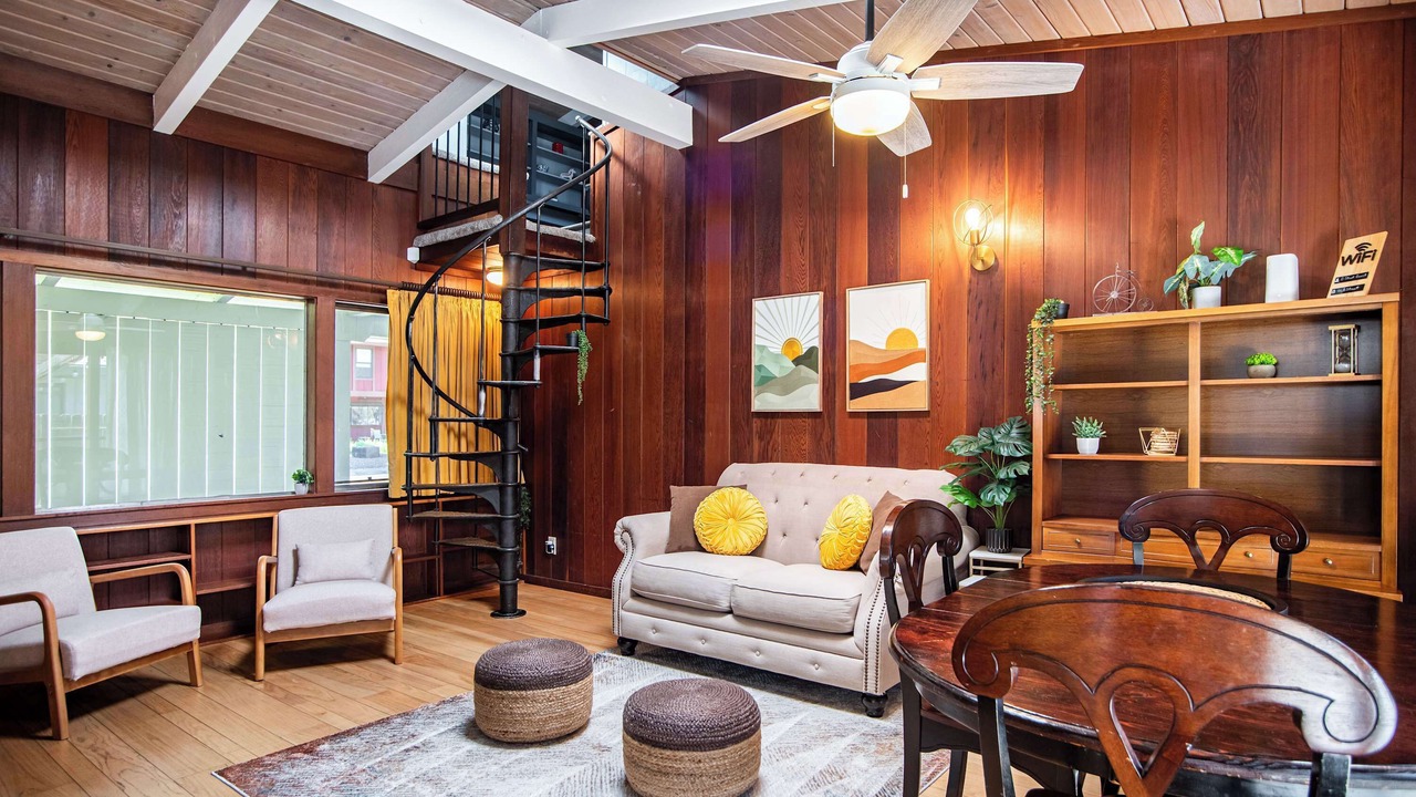 Photo of Livingroom in Central Davis