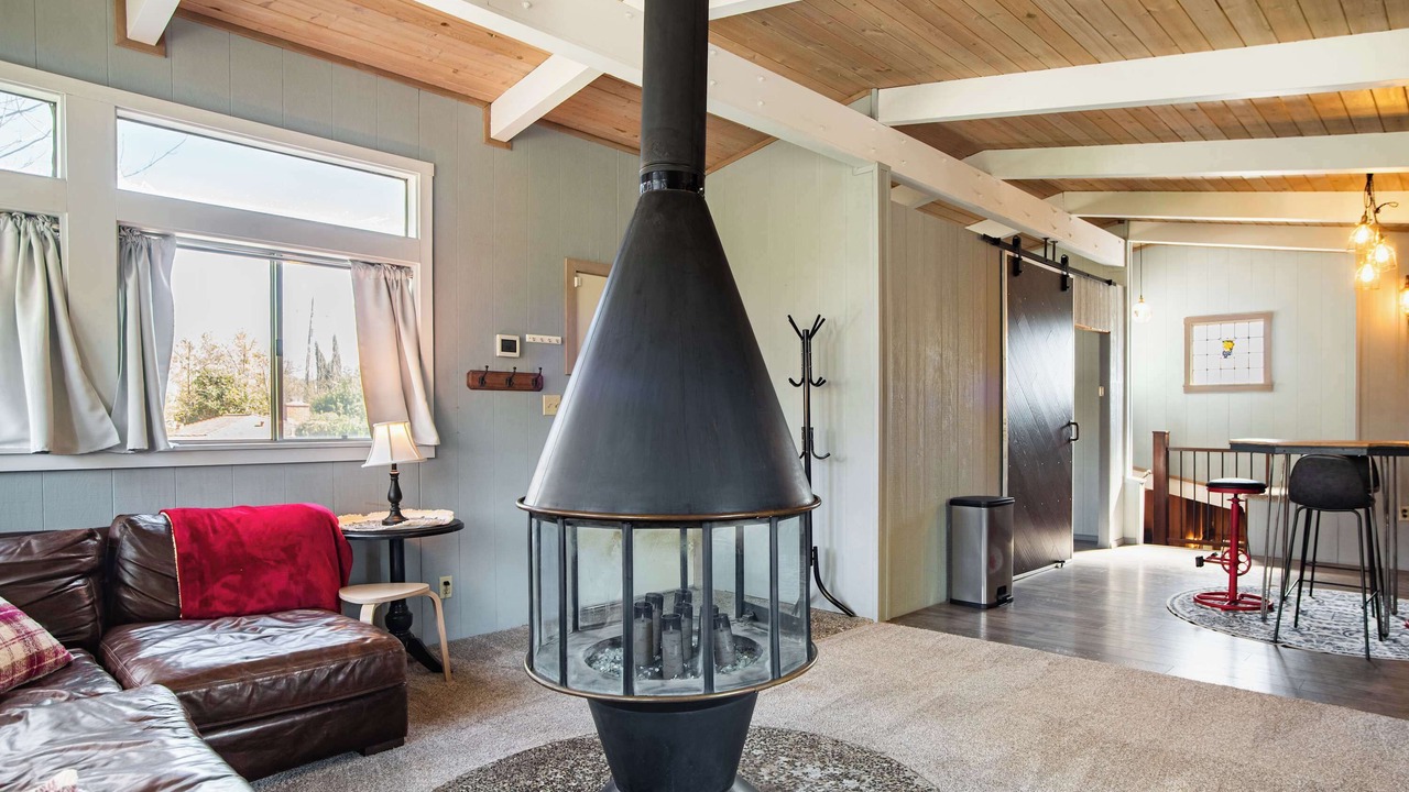 Photo of Livingroom in Central Davis
