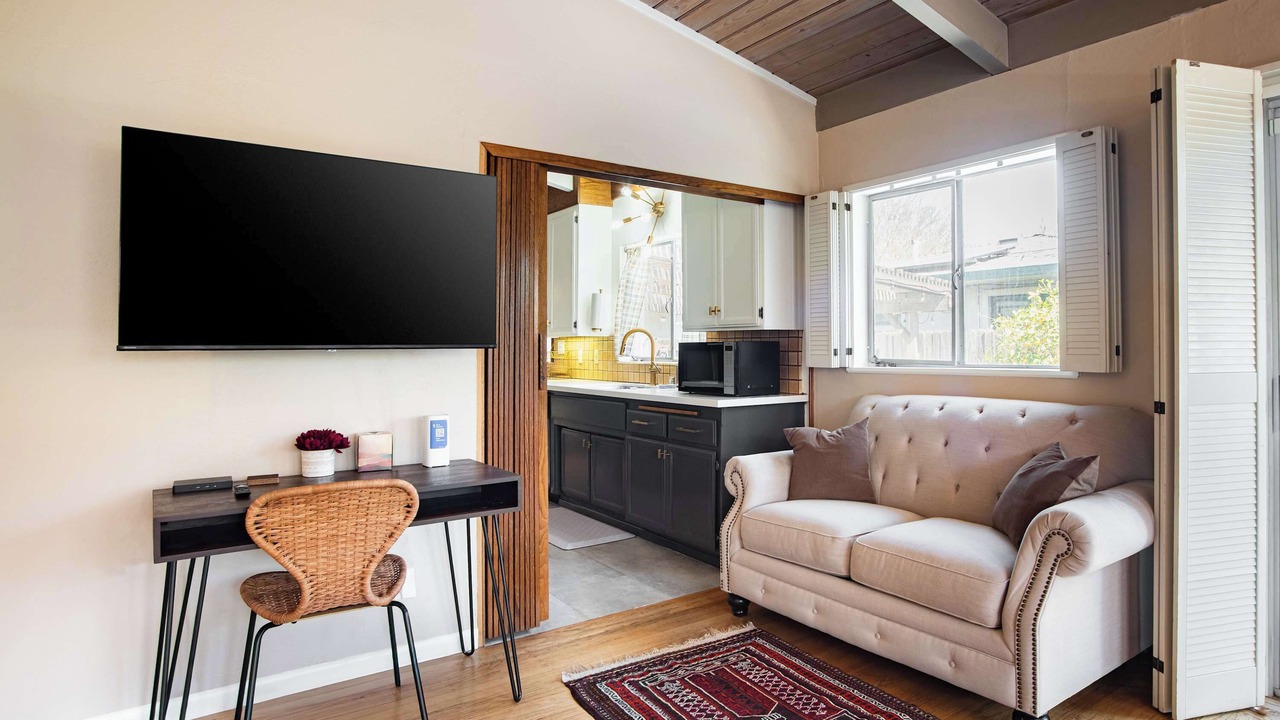 Photo of Livingroom in Central Davis