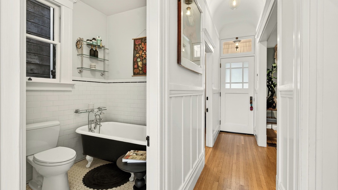 Photo of Bathroom in Glen Park