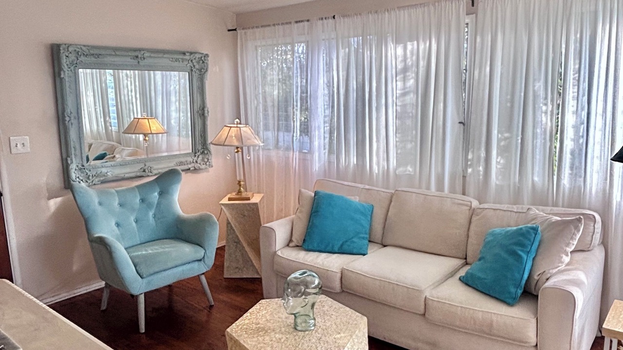 Photo of Livingroom in Corona del Mar