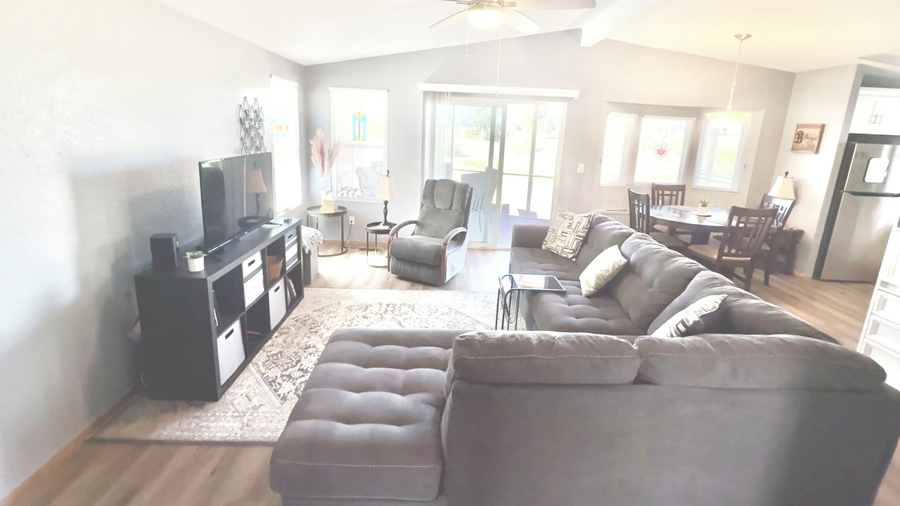 Photo of Livingroom in Happy Trails
