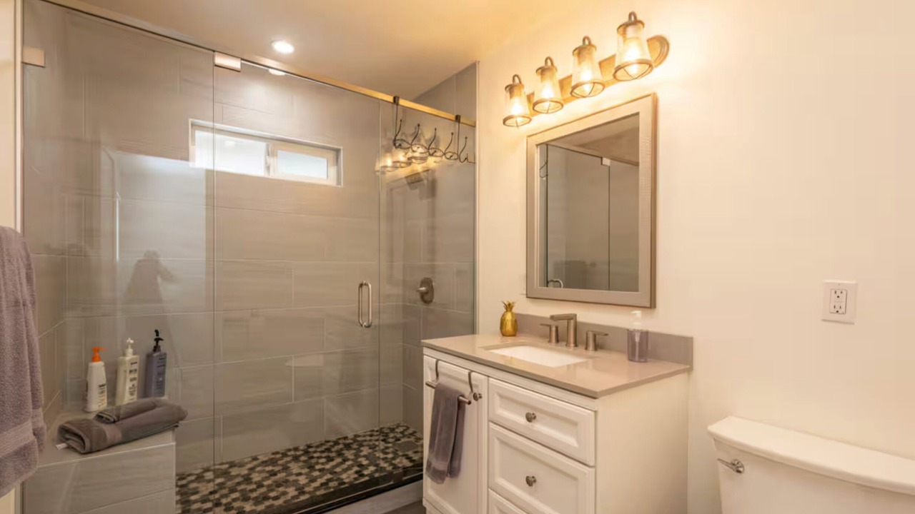 Photo of Bathroom in Lincoln Acres