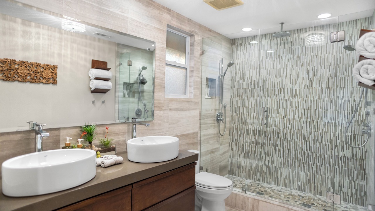 Photo of Bathroom in Corona